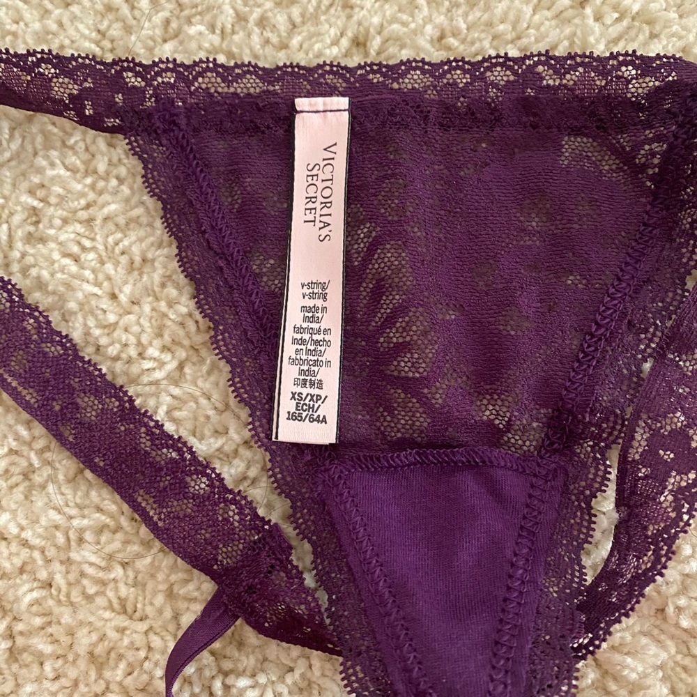 Victoria’s Secret Lace V String Panty NWOT
